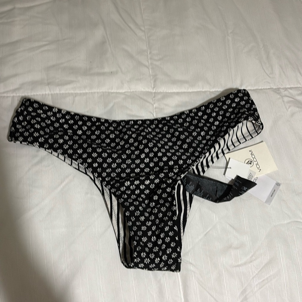 NWT Volcom bikini bottom